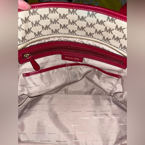 Large Michael Kors Tote Purse - Picture 11 of 15